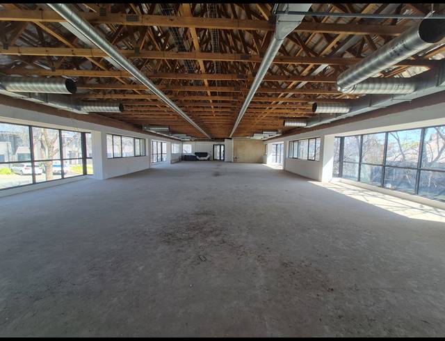 333M² OFFICE TO LET IN WOODMEAD